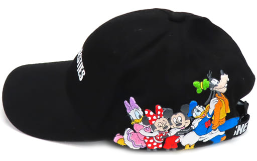 Mickey and Friends (DISNEY BESTIES) cap for adults 