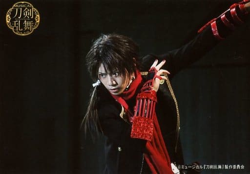 Official photo (male) / actor Ryuji Sato (Kashu Kiyomitsu) / Live Photo ...