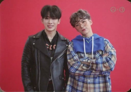 Monsta X / Wonho / Kihyun / Horizontal / Upper body / Background 