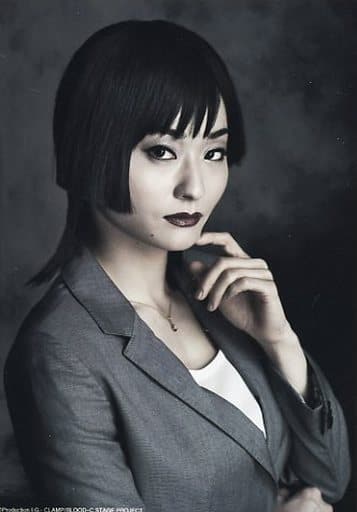 Official photo (female) / actress Asami Yoshikawa (Ami 埜優 Hana) / Upper ...