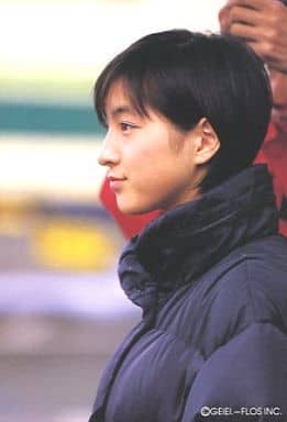 Official photo (female) / idol No. 018 : Ryoko Hirosue / Bust Up 