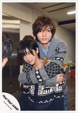 Hey! Say! JUMP / Hirota Yabu, Yuri Chinen / Sweater / Hugging from behind /  Official Official photo