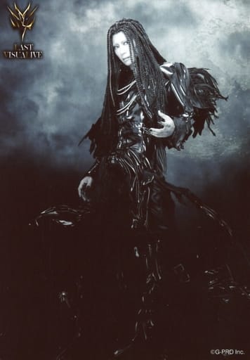 Official photo (male) / singer Gackt / Full body / Costume black 