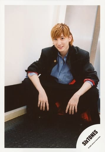 生写真(ジャニーズ)/アイドル/SixTONES SixTONES/京本大我/全身・座り  