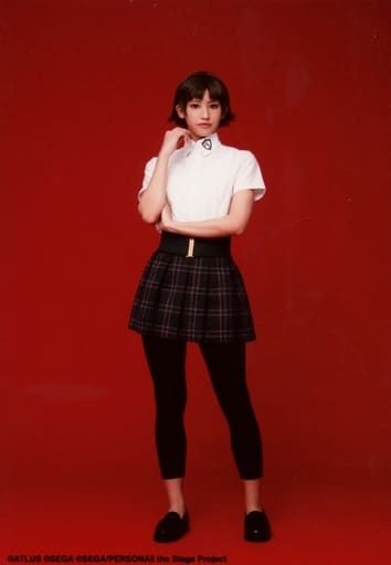 Official photo (female) / actress Kanon Nanaki (Makoto Niijima