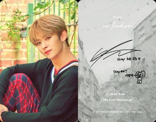 Stray Kids/Lee Know(雷诺)/背面打印带签名/The First Photobook「Stay