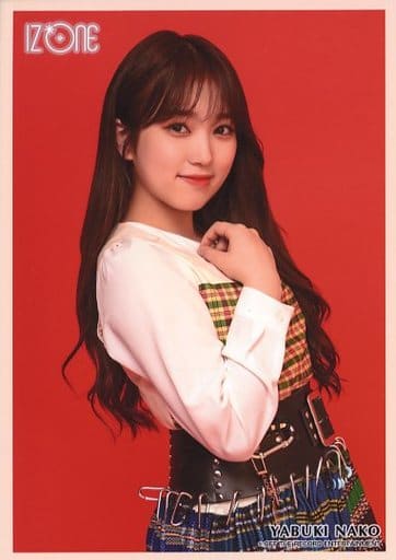 Official photo (female) / idol / IZ*ONE IZ * ONE / Nako Yabuki / Upper ...