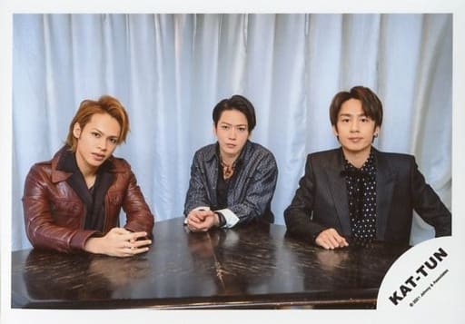 Official photo (Johnny's) / idol / KAT-TUN KAT TUN / Group (3 persons ...