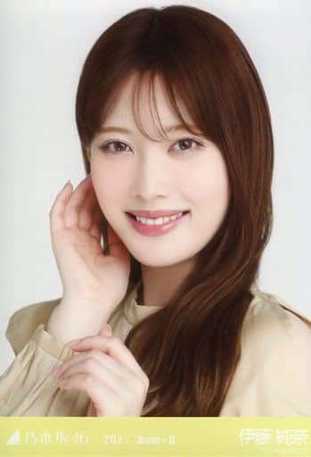 Official photo (Nogizaka46) / idol / Nogizaka46 Junna Ito / Bust up ...