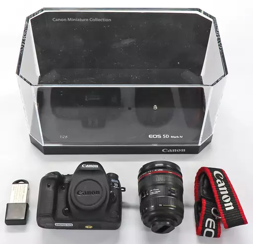 Canon EOS 5D Mark IV 32GB USBメモリー