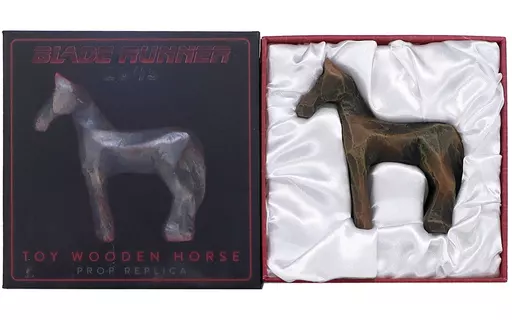 Figure TOY WOODEN HORSE - Carved wooden horse - 「 Blade Runner