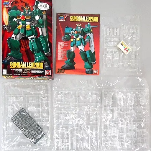Plastic model 1/100 HG GT-9600 Gundam Leopard - Clear