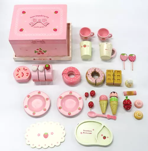Toy [Junk Item] Wild strawberry tree play house sweet cafe ribbon