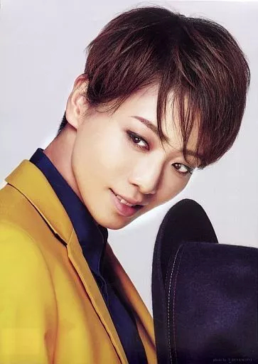 2023宝塚GRAPHポスター（8月号）礼真琴B: グッズ - 宝塚