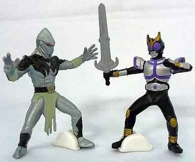 MASKED RIDER KUUGA Titan Form v Me Guiga Gi 