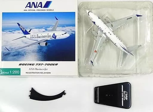 全日空商事ANA Boeing 737-700ER スケール1:200（1/200 B737-700