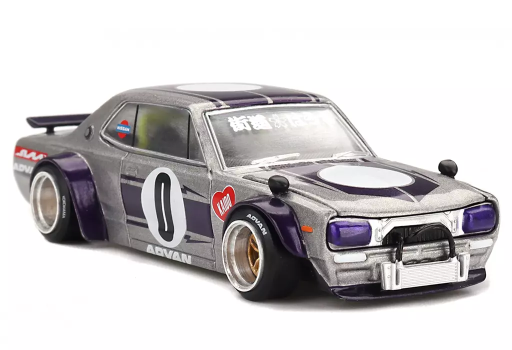 1/64 Nissan Skyline GT-R (KPGC10) Shiseido Works V1 (right