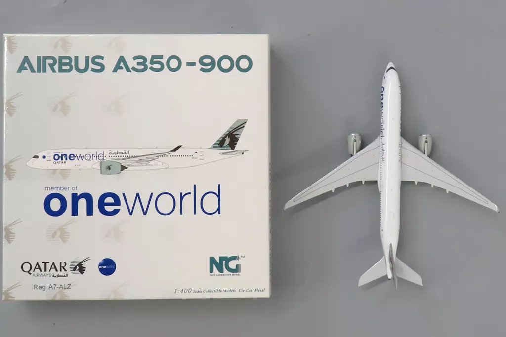 Damaged goods] 1/400 Qatar Airways AIRBUS A350-900 member of