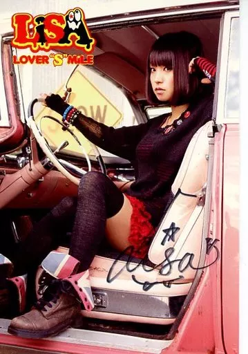 【希少】 LiSA LOVER“S”MiLE 直筆サイン入り ポストカード Postcard (female) LiSA with handwritten signature Postcard