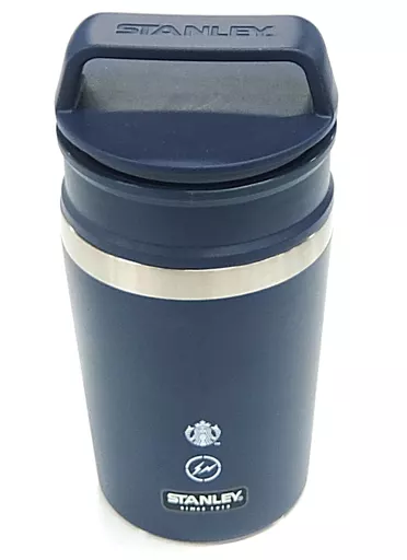 フラグメント×スタンレー×スターバックス ステンレスボトル ネイビー グレー 即完売のステンレスボトル購入！Starbucks×Fragment Design