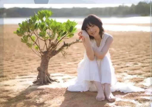中島由貴 直筆サイン入りクリアファイル m65780469942_1.jpg?1746234528