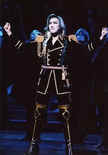 Official photo (female) / Takarazuka Revue (Yuki-gumi) / actress