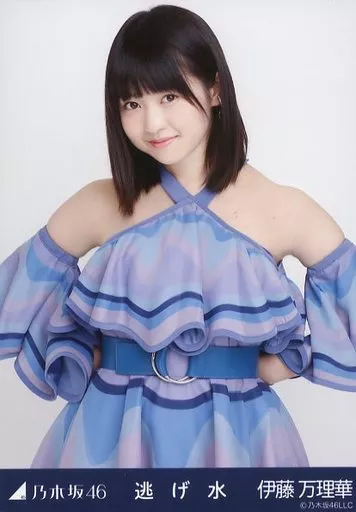 生写真(乃木坂46)/アイドル/乃木坂46 伊藤万理華/上半身/乃木坂