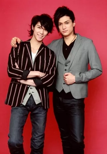 生写真(男性)/俳優 浜尾京介・渡辺大輔/膝上・衣装グレー・黒