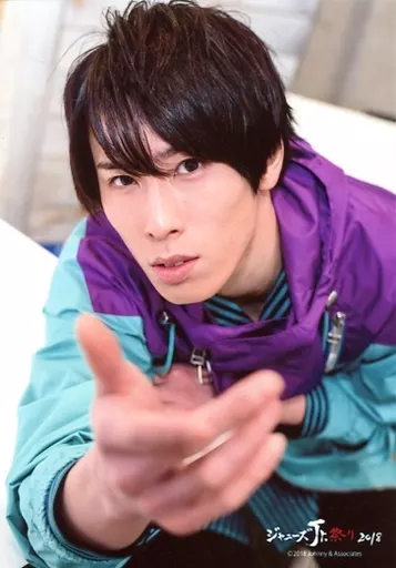 生写真(ジャニーズ)/アイドル/Snow Man Snow Man/宮舘涼太/膝上・座り