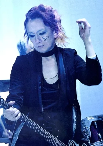 Buck-Tick / Hisashi Imai / Knee-Up, Right Hand Guitar, Left Hand