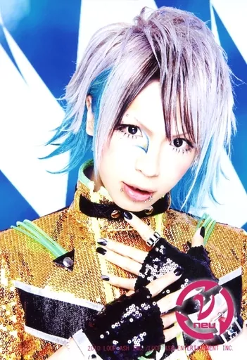 Official photo (Male) / visual kei band / ν [NEU] Ν [NEU] / Honey