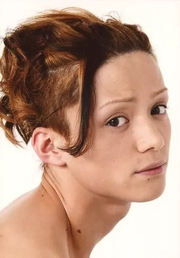 Official photo (male) / actor Ryosuke Miura / Face Up / Naked