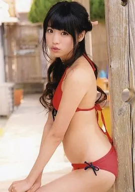 生写真(女性)/アイドル/夢みるアドレセンス 志田友美/膝上・水着赤