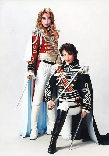Official photo (female) / Takarazuka Revue / actress
