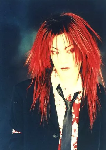 Official photo (Male) / visual kei band / La'Mule La'Mule/ISUKE