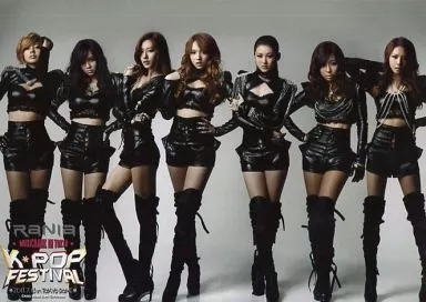 K-POP+アジア R RANIA / Assembly (7 persons) / Horizontal / Whole body