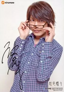 バッジ・ピンズ(男性)　神谷浩史(背景イエロー) 当たり缶バッジ(ハート) 「Kiramune Presents Hiroshi Kamiya Live 2016 “LIVE THEATER”」 青二プロダクション【公式】 on X: 