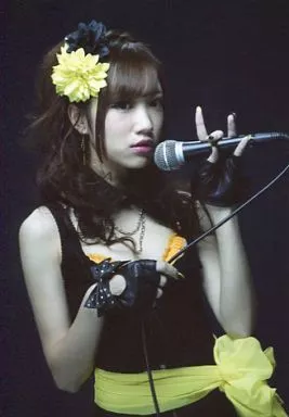 Official photo (female) / Girl rock band Cyntia / Saki / CDs 