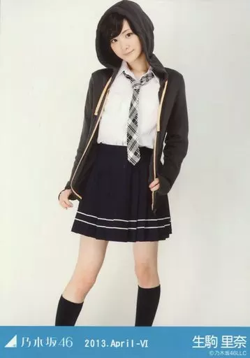 生写真(乃木坂46)/アイドル/乃木坂46 生駒里奈/膝上・制服