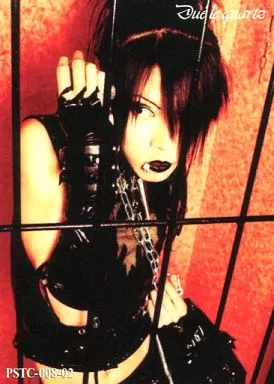PSTC-008-02 : Due' le quartz / Miyavi - / Due' le quartz OFFICIAL
