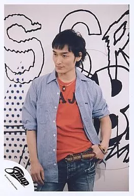SMAP 草なぎ剛L判サイズ116枚 生写真(ジャニーズ)/アイドル/SMAP SMAP/草なぎ剛/膝上・衣装オレンジ