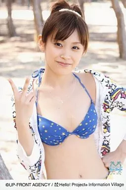 Morning Musume / Ai Takahashi / Swimsuit / upper body / right hand