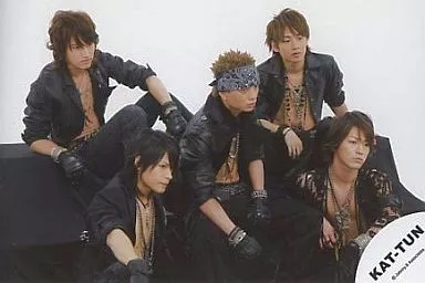 生写真(ジャニーズ)/アイドル/KAT-TUN KAT-TUN/5人/横型/黒衣装