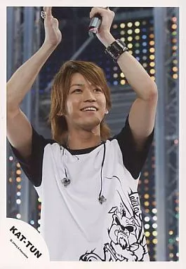 亀梨和也オフィシャルTシャツL Tシャツで亀梨くんを纏いたい」亀梨和也、独立後“初”の