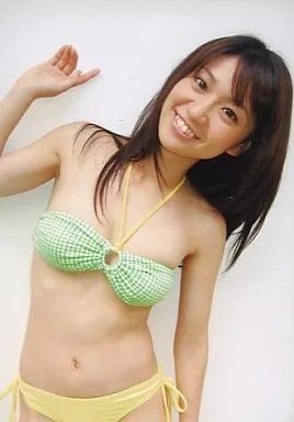 Yuko Oshima / Waist / Costume Green / Yellow Bikini / DVD 