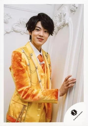 生写真(ジャニーズ)/アイドル/美 少年 美 少年/佐藤龍我/膝上