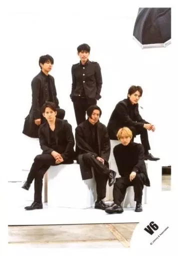 生写真(ジャニーズ)/アイドル/V6 V6/集合(6人)/全身・座り・衣装黒