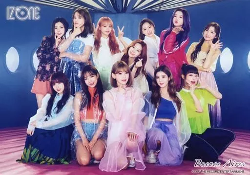 IZ*ONE / Gathering (12 persons) / Horizontal type / Whole body
