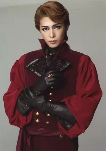 Takarazuka Revue (star group) / Kei Aran / upper body