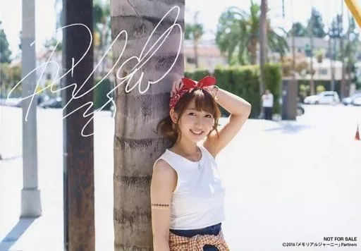 生写真(女性)/声優 飯田里穂/横型・上半身・右向き・左手頭・印刷 生写真(女性)/声優 飯田里穂/横型・上半身・右向き・左手頭・印刷